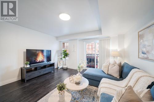 33 Christabelle Path N, Oshawa, ON - Indoor Photo Showing Living Room