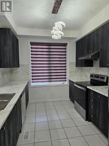 55 Fruitvale Circle, Brampton, ON - Indoor Photo Showing Kitchen