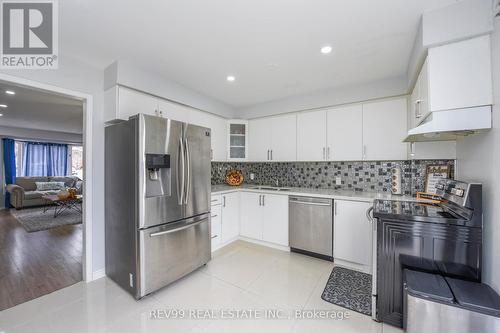 36 Fern Valley Crescent, Brampton, ON - Indoor Photo Showing Kitchen With Stainless Steel Kitchen