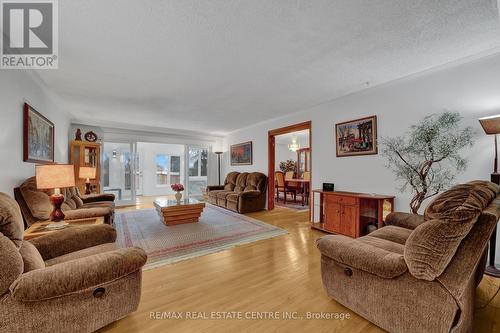 2477 Islington Avenue, Toronto, ON - Indoor Photo Showing Living Room