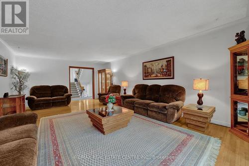 2477 Islington Avenue, Toronto, ON - Indoor Photo Showing Living Room