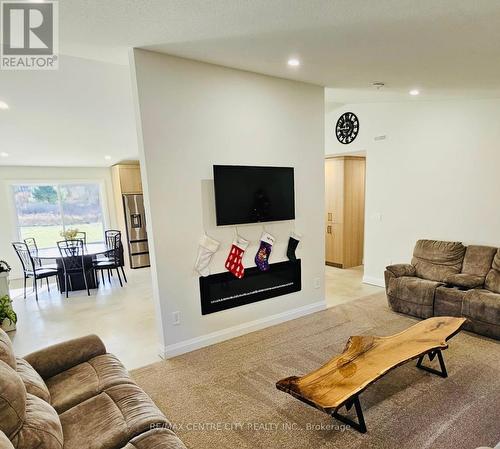 1714 E Quarter Line Road E, Norfolk (Langton), ON - Indoor Photo Showing Living Room