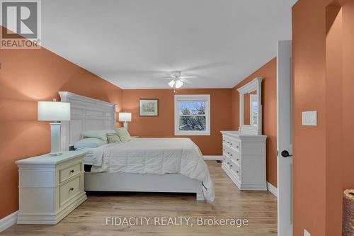 6657 Bluebird Street, Ottawa, ON - Indoor Photo Showing Bedroom