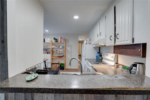 2544 Willow Park Road, Vernon, BC - Indoor Photo Showing Kitchen