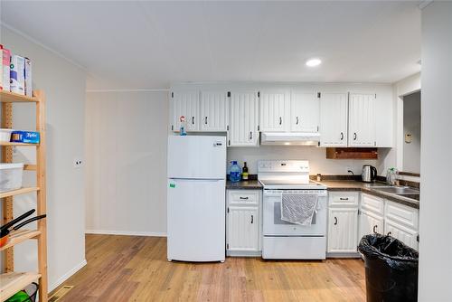 2544 Willow Park Road, Vernon, BC - Indoor Photo Showing Kitchen With Double Sink