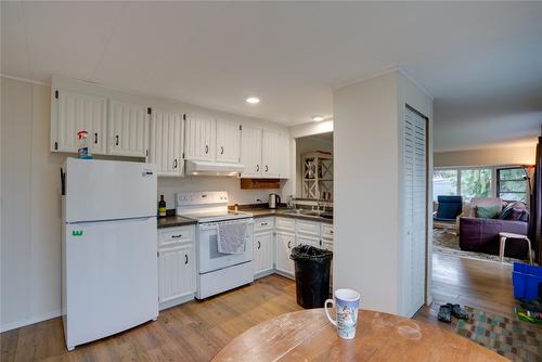 2544 Willow Park Road, Vernon, BC - Indoor Photo Showing Kitchen With Double Sink