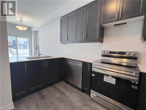 61 Soho Street Unit# 93, Stoney Creek, ON - Indoor Photo Showing Kitchen