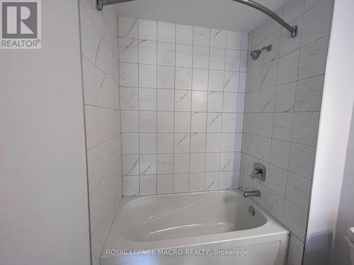 93 - 61 Soho Street, Hamilton, ON - Indoor Photo Showing Bathroom