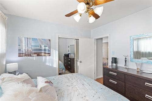 1689 Selkirk Avenue, Winnipeg, MB - Indoor Photo Showing Bedroom