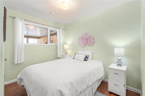 1689 Selkirk Avenue, Winnipeg, MB - Indoor Photo Showing Bedroom