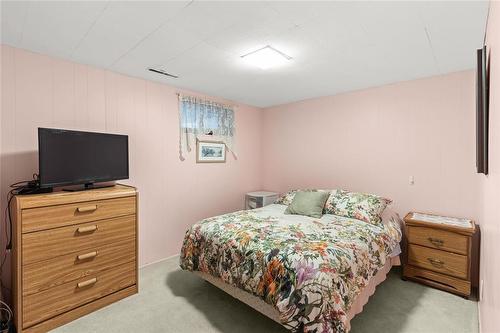 1689 Selkirk Avenue, Winnipeg, MB - Indoor Photo Showing Bedroom