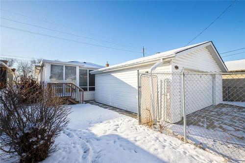 1689 Selkirk Avenue, Winnipeg, MB - Outdoor With Exterior