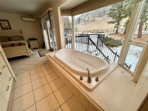 471 Princeton-Summerland Road, Princeton, BC - Indoor Photo Showing Bathroom