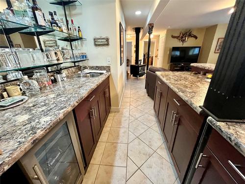 471 Princeton-Summerland Road, Princeton, BC - Indoor Photo Showing Kitchen