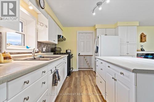 4872 Regional Road 20, West Lincoln, ON - Indoor Photo Showing Kitchen