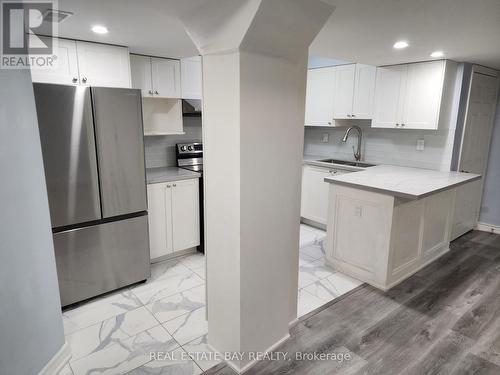 6 Elderslie Crescent, Vaughan, ON - Indoor Photo Showing Kitchen With Double Sink