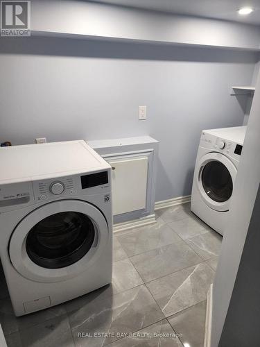 6 Elderslie Crescent, Vaughan, ON - Indoor Photo Showing Laundry Room