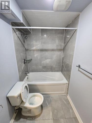 6 Elderslie Crescent, Vaughan, ON - Indoor Photo Showing Bathroom