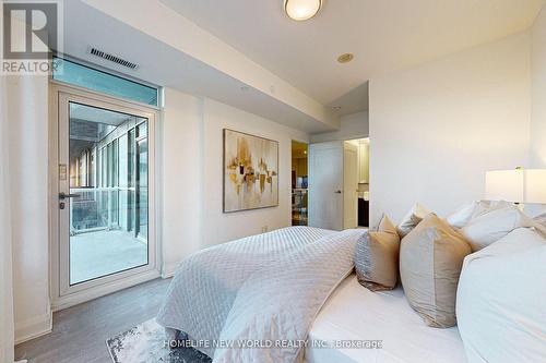 401 - 110 Marine Parade Drive, Toronto, ON - Indoor Photo Showing Bedroom