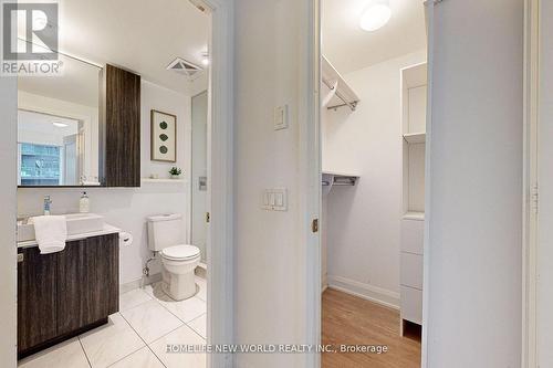 401 - 110 Marine Parade Drive, Toronto, ON - Indoor Photo Showing Bathroom