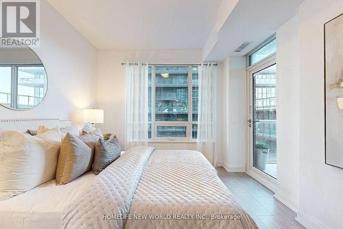 401 - 110 Marine Parade Drive, Toronto, ON - Indoor Photo Showing Bedroom