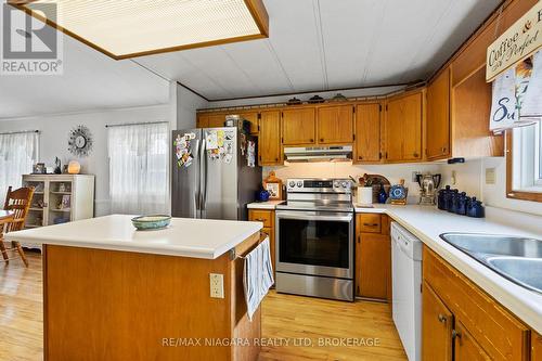 150 - 3033 Townline Road, Fort Erie, ON - Indoor Photo Showing Kitchen With Double Sink