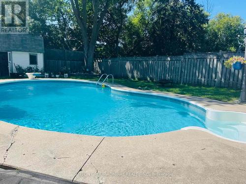 392 Terry Drive, Newmarket, ON - Outdoor With In Ground Pool With Backyard