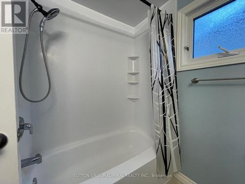 392 Terry Drive, Newmarket, ON - Indoor Photo Showing Bathroom