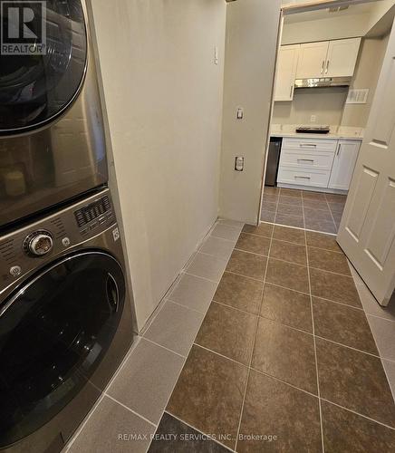 8 Toledo Lane, Brampton, ON - Indoor Photo Showing Laundry Room