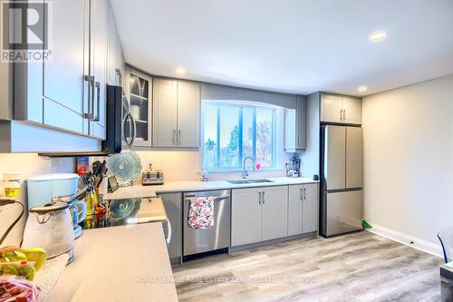 18 Ewing Street, Halton Hills, ON - Indoor Photo Showing Kitchen