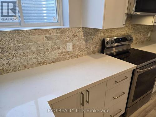 2 - 31 Wildhorse Lane, Brampton, ON - Indoor Photo Showing Kitchen