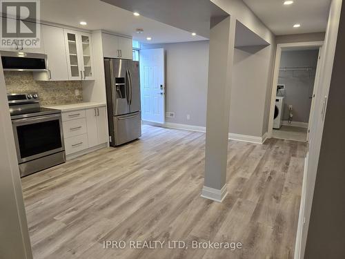 2 - 31 Wildhorse Lane, Brampton, ON - Indoor Photo Showing Kitchen