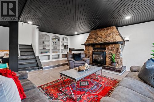 7180 Woodington Road, Niagara Falls, ON - Indoor Photo Showing Living Room With Fireplace