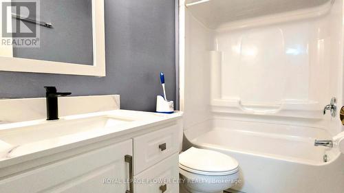 218 Cole Road, Guelph, ON - Indoor Photo Showing Bathroom