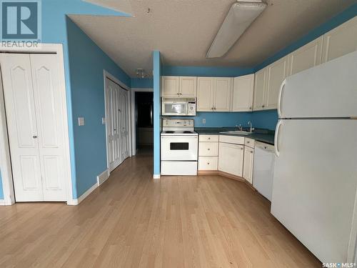 3139 Truesdale Drive E, Regina, SK - Indoor Photo Showing Kitchen