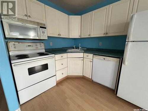 3139 Truesdale Drive E, Regina, SK - Indoor Photo Showing Kitchen