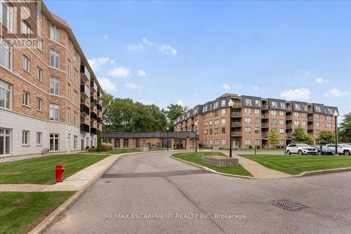 225 - 8111 Forest Glen Drive, Niagara Falls (Mt. Carmel), ON - Outdoor With Facade