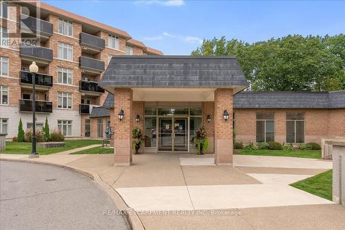 225 - 8111 Forest Glen Drive, Niagara Falls (Mt. Carmel), ON - Outdoor With Balcony With Facade