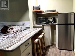 Studio lock off kitchenette - 