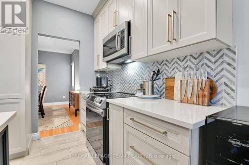 220 Allgrove Way, Ottawa, ON - Indoor Photo Showing Kitchen