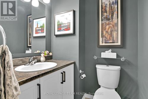 220 Allgrove Way, Ottawa, ON - Indoor Photo Showing Bathroom