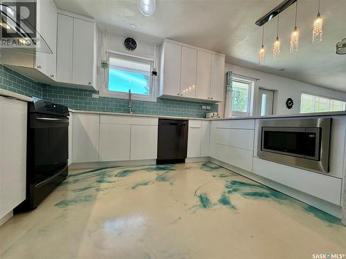 212 Taylor Avenue, Springside, SK - Indoor Photo Showing Kitchen