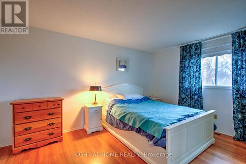 1223 Cedarcroft Crescent, Ottawa, ON - Indoor Photo Showing Bedroom