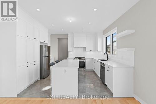 440 Appalachian Circle, Ottawa, ON - Indoor Photo Showing Kitchen With Upgraded Kitchen