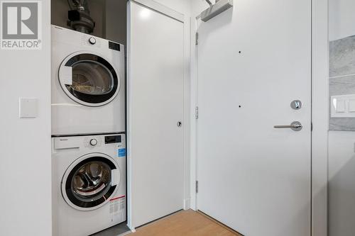 305 8888 Osler Street, Vancouver, BC - Indoor Photo Showing Laundry Room