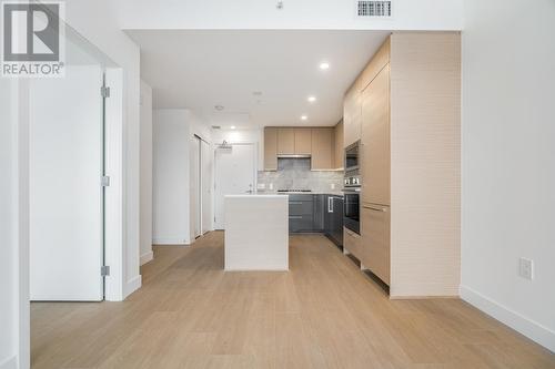 305 8888 Osler Street, Vancouver, BC - Indoor Photo Showing Kitchen