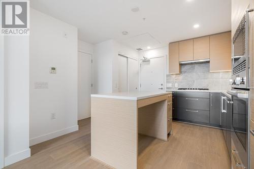 305 8888 Osler Street, Vancouver, BC - Indoor Photo Showing Kitchen