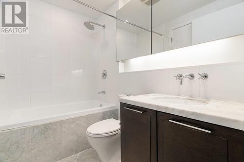 206 2118 W 15Th Avenue, Vancouver, BC - Indoor Photo Showing Bathroom