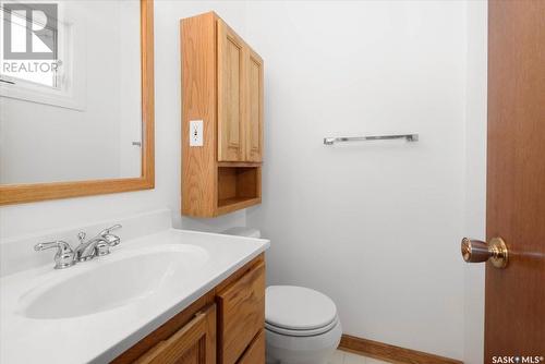 157 Riddell Crescent, Regina, SK - Indoor Photo Showing Bathroom