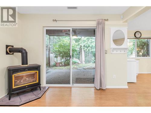 109 Parkside Drive, Port Moody, BC - Indoor With Fireplace